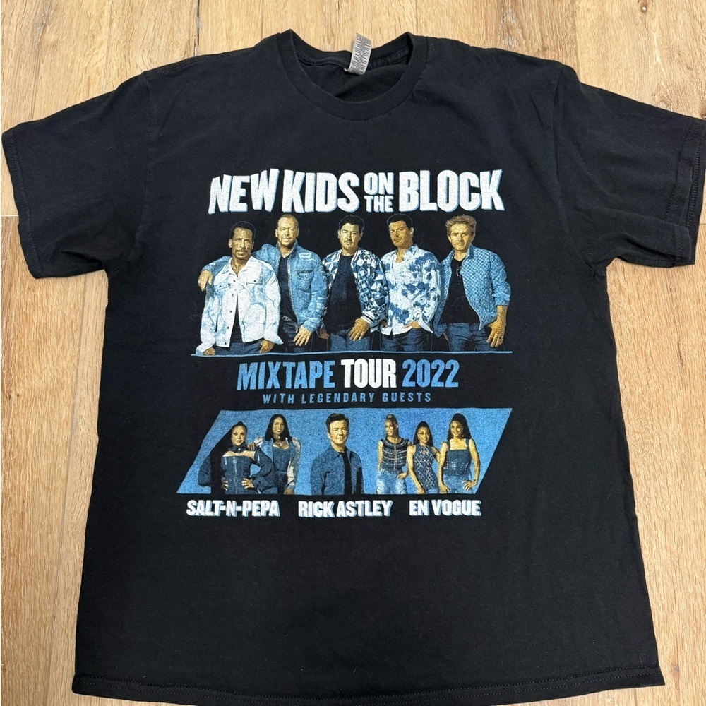 New Kids on the Block Mixtape Tour 2022 T-Shirt Large Rick Astley En Vogue Tee